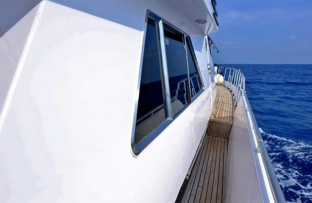 Yacht Charter Nice Cannes Antibes 0*,