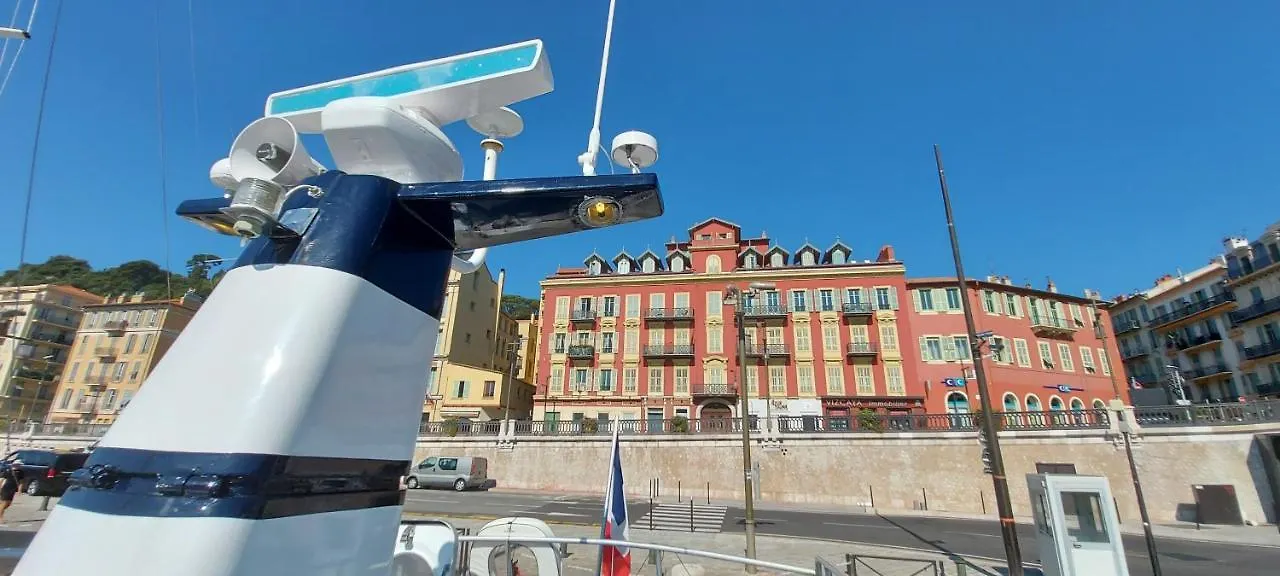 Yacht Charter Nice Cannes Antibes Úszó hotel