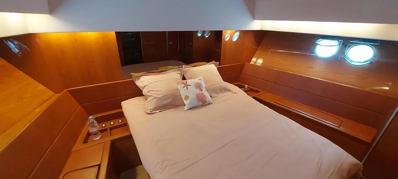 Yacht Charter Nice Cannes Antibes 0*,  Franciaország
